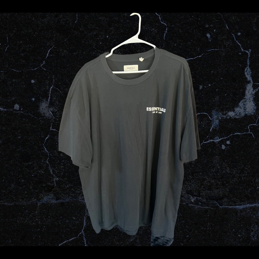 Fear of god essential black t shirt